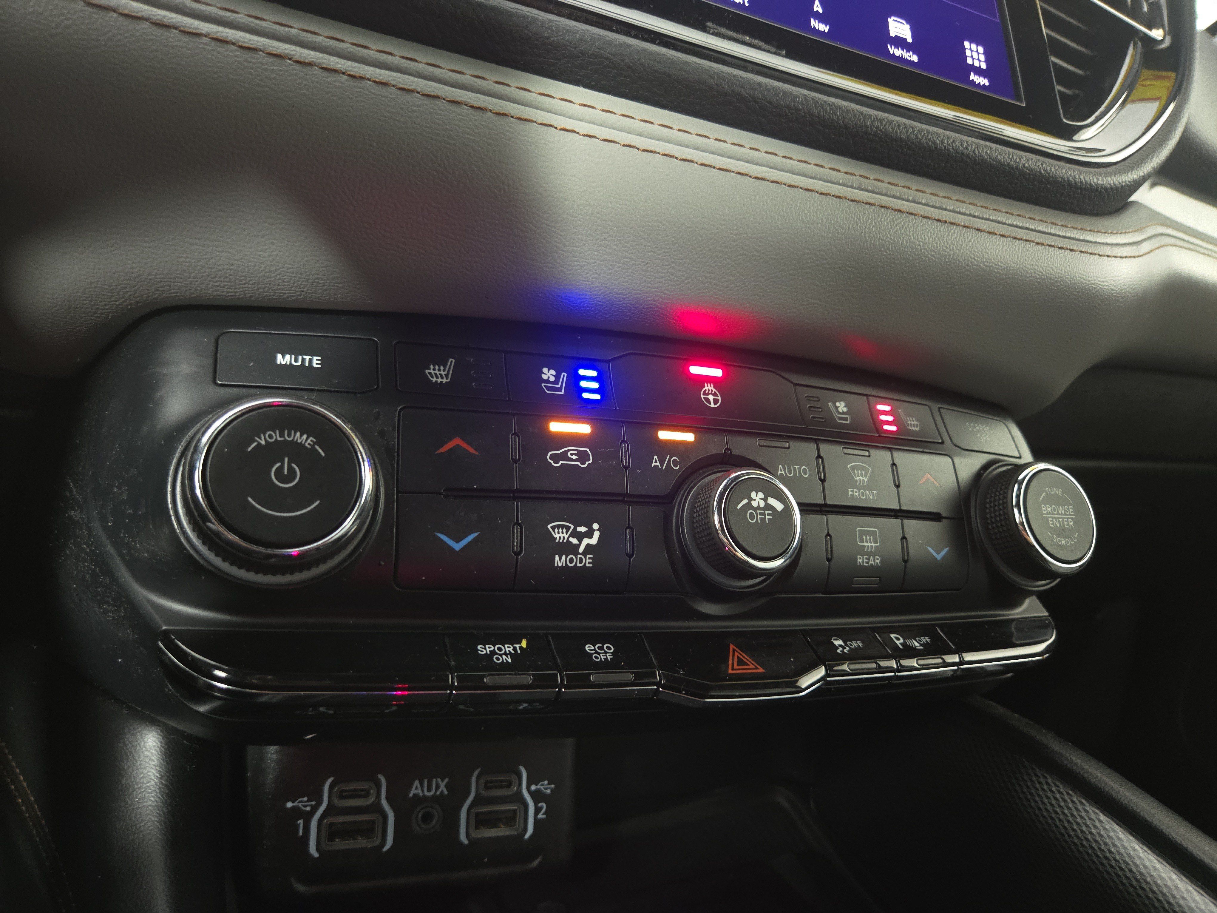 Used 2022 Dodge Durango R/T AWD/4WD image 26