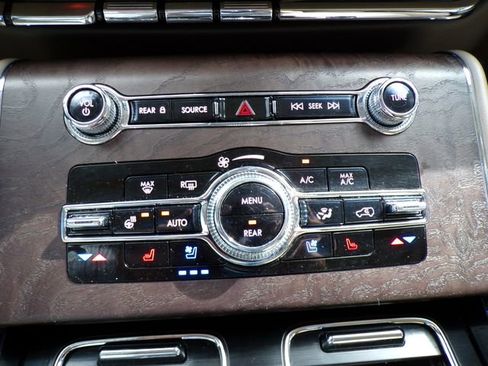 Used 2021 Lincoln Aviator Reserve w/ Equipment Group 201A image 31