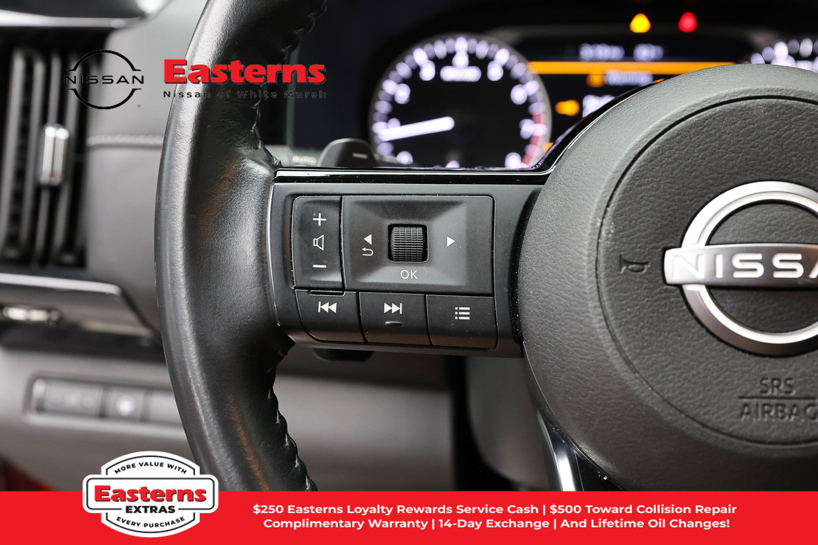 Used 2023 Nissan Pathfinder SV AWD/4WD image 15