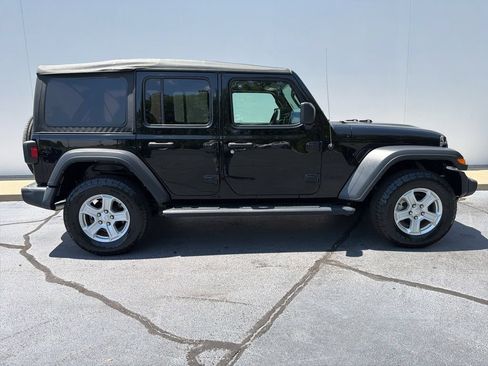 Used 2022 Jeep Wrangler Unlimited Sport AWD/4WD image 10