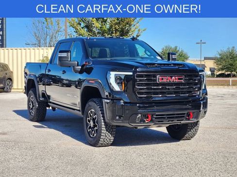 Used 2025 GMC Sierra 2500 AT4X image 2
