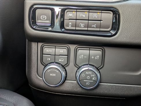 New 2026 GMC Yukon XL Denali w/ Sun & Power Step Package image 23