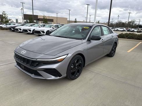 New 2026 Hyundai Elantra SEL Sport Premium FWD image 4