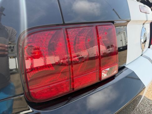 Used 2006 Ford Mustang GT RWD image 32