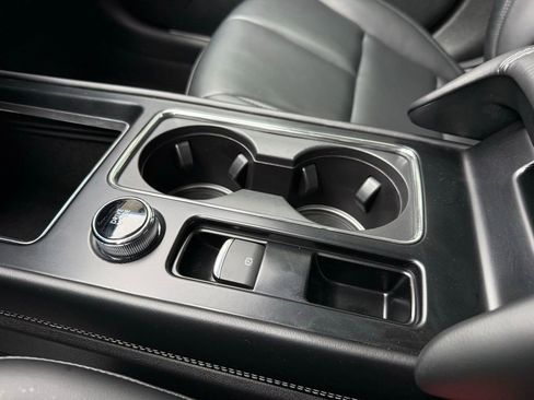 Used 2025 Lincoln Corsair AWD image 24