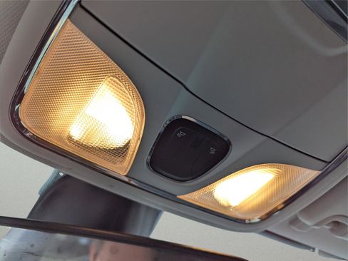 Used 2020 Jeep Cherokee Limited image 26