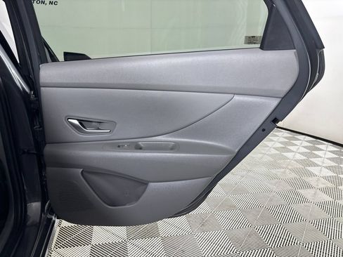 Used 2025 Hyundai Elantra Sport FWD image 26