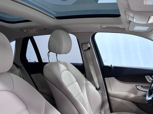 Used 2019 Mercedes-Benz GLC 300 4MATIC image 19