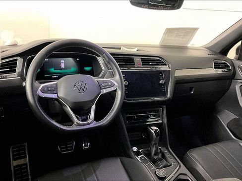 Used 2023 Volkswagen Tiguan SE R-Line AWD/4WD image 3