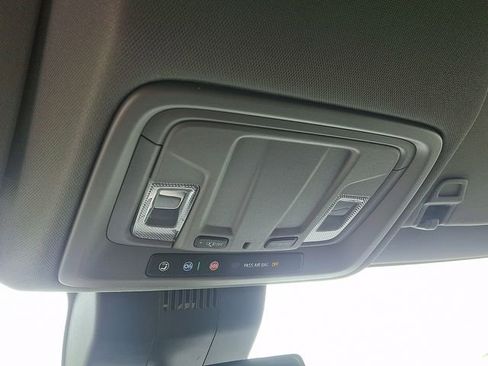 Used 2025 Chevrolet Silverado 1500 Custom image 29