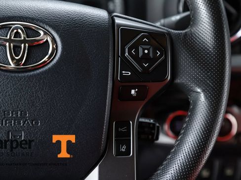 Used 2019 Toyota Tacoma TRD Off-Road w/ Technology Package AWD/4WD image 22