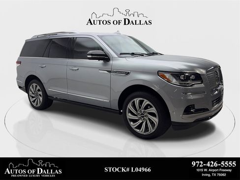 Used 2023 Lincoln Navigator Reserve image 1