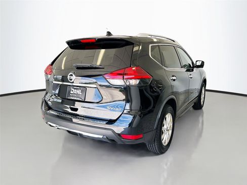 Used 2017 Nissan Rogue SV w/ SV Premium Package AWD/4WD image 15