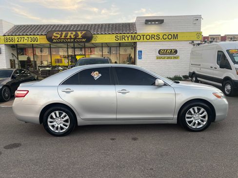 Used 2007 Toyota Camry LE image 2