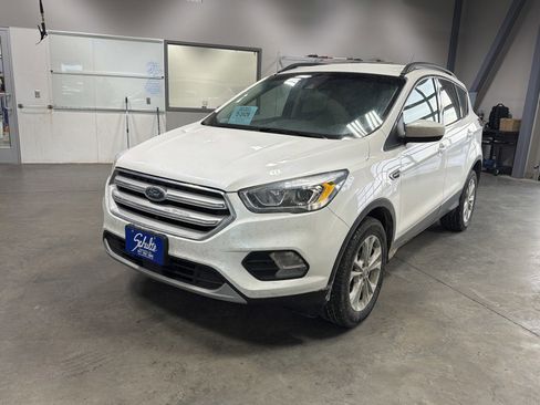Used 2019 Ford Escape SEL image 3