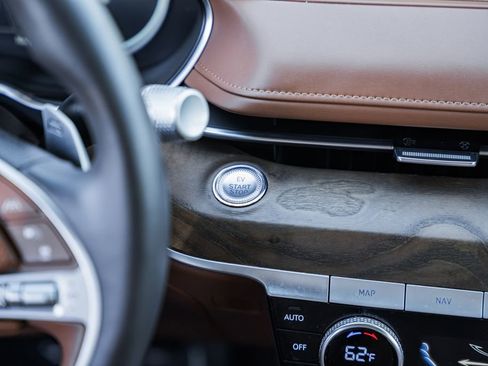 Used 2024 Genesis G80 image 21