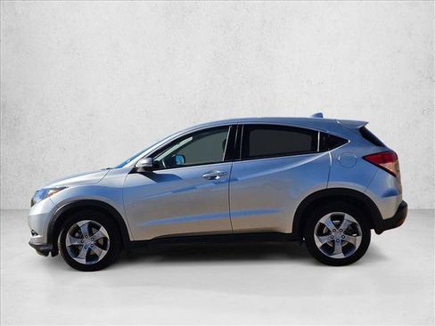 Used 2016 Honda HR-V EX image 9