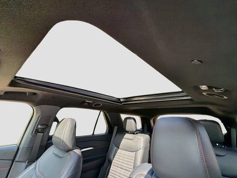 New 2026 Ford Explorer ST-Line AWD/4WD image 25