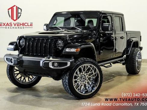 Used 2023 Jeep Gladiator Sport AWD/4WD image 1