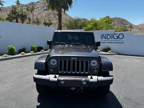 Used 2018 Jeep Wrangler Unlimited Sahara w/ Max Tow Package AWD/4WD image 2