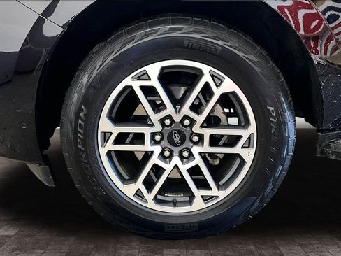 Used 2025 Ford Expedition Active image 35