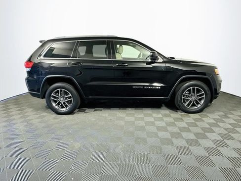 Used 2018 Jeep Grand Cherokee Laredo RWD image 9