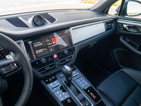New 2026 Porsche Macan AWD/4WD image 15
