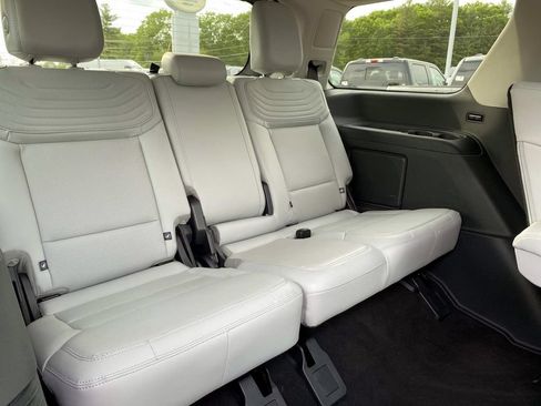 Used 2026 Ford Expedition Platinum w/ Platinum Ultimate Package AWD/4WD image 27