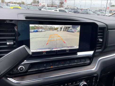 Used 2025 GMC Sierra 1500 SLT image 27