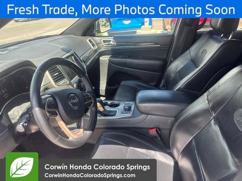 Used 2017 Jeep Grand Cherokee Overland AWD/4WD image 6