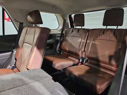 Used 2024 Toyota 4Runner Limited AWD/4WD image 39