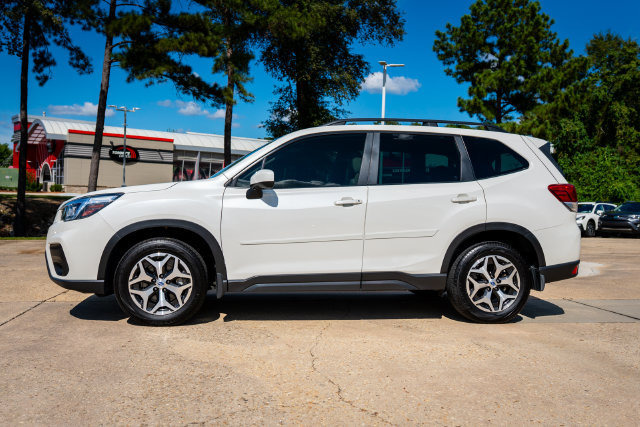 Used 2020 Subaru Forester Premium AWD/4WD image 2