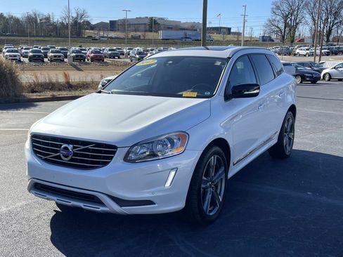 Used 2017 Volvo XC60 T5 Dynamic w/ Preferred Option Package image 3