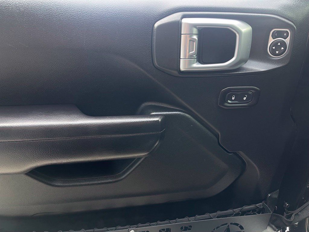 Used 2018 Jeep Wrangler Sport AWD/4WD image 10