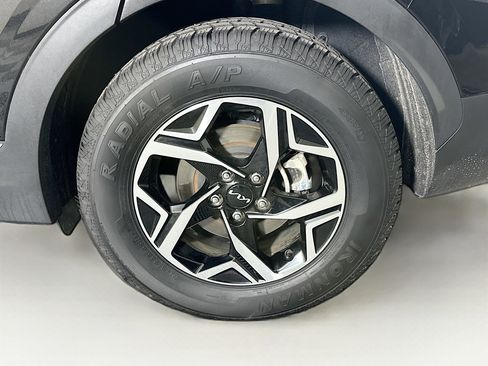 Used 2024 Kia Sportage LX image 11