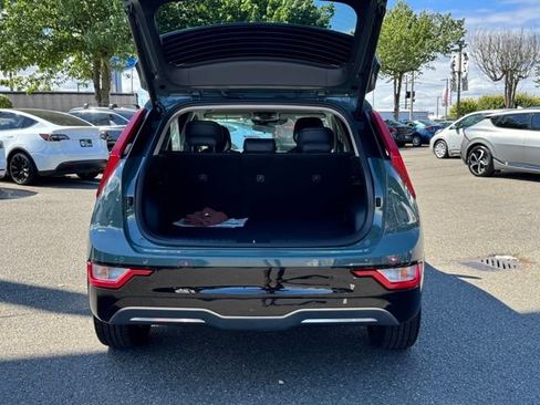 Certified 2024 Kia Niro Wind w/ Wind Preserve Package FWD image 8
