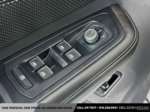Used 2024 Volkswagen Atlas Cross Sport SEL R-Line AWD/4WD image 18