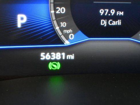 Used 2022 Volkswagen Atlas Cross Sport SE AWD/4WD image 3