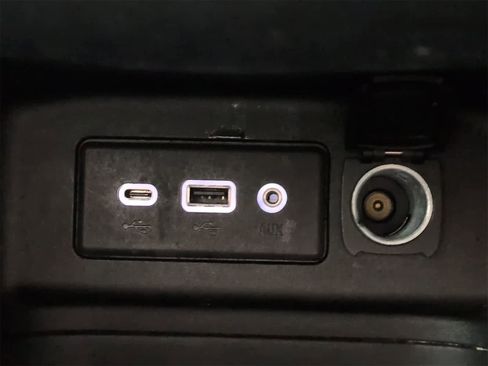 Used 2020 Chevrolet Equinox LT image 29