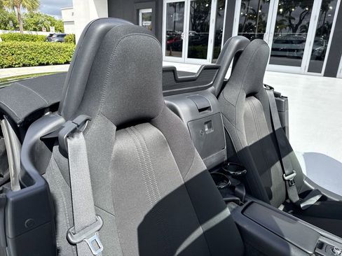 Used 2020 MAZDA MX-5 Miata Sport RWD image 44
