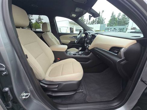 Used 2023 Chevrolet Traverse LS AWD/4WD image 11