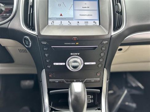 Used 2017 Ford Edge Titanium w/ Technology Package image 19