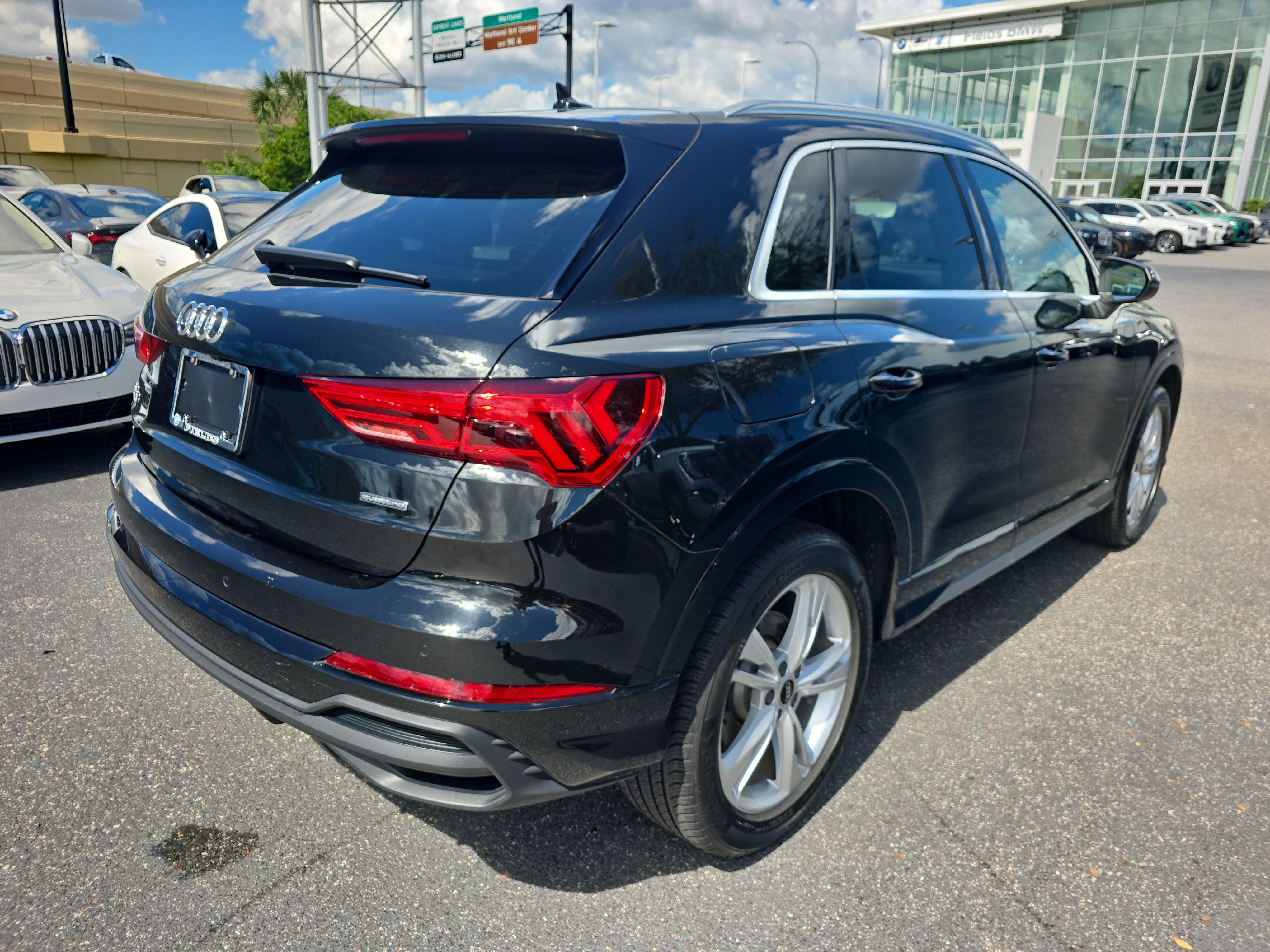 Used 2023 Audi Q3 2.0T Premium Plus w/ Premium Plus Package AWD/4WD image 2