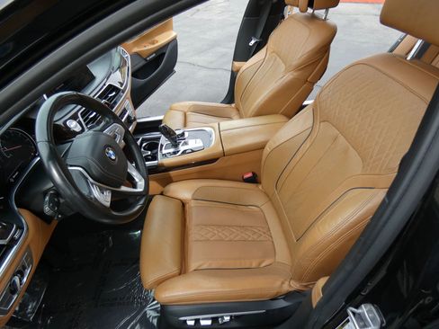 Used 2016 BMW 750i xDrive image 37