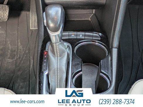 Used 2021 Buick Encore GX Select w/ Advanced Technology Package FWD image 17