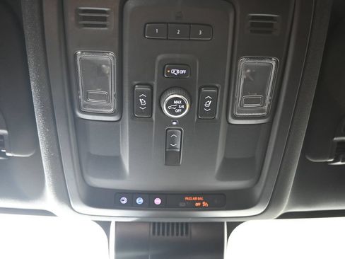 Used 2023 Chevrolet Tahoe High Country AWD/4WD image 35