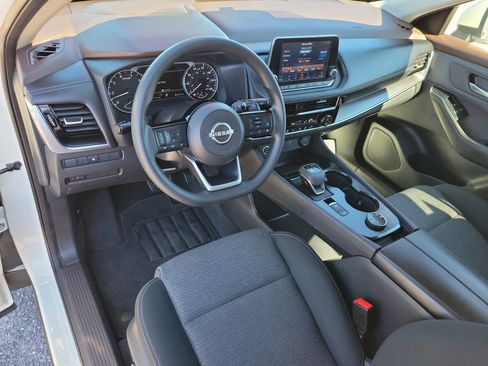 Used 2022 Nissan Rogue SV AWD/4WD image 8