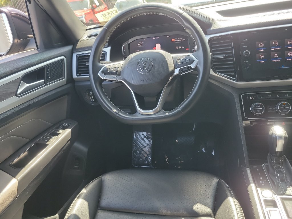 Used 2022 Volkswagen Atlas Cross Sport SE FWD image 13