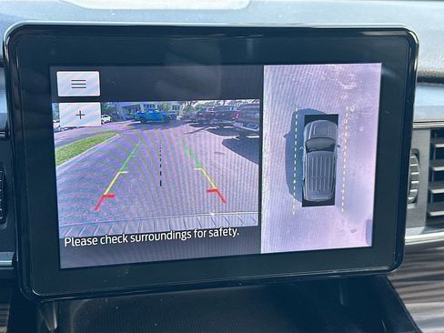 Used 2023 Ford Explorer Limited image 18