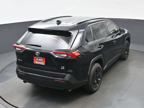 Used 2021 Toyota RAV4 LE AWD/4WD image 38